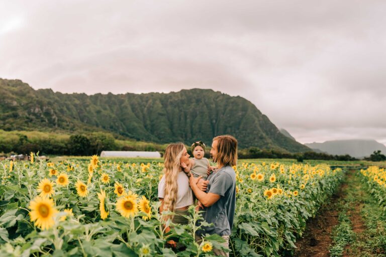 Waimanalo Sunflower Family Photoshoot